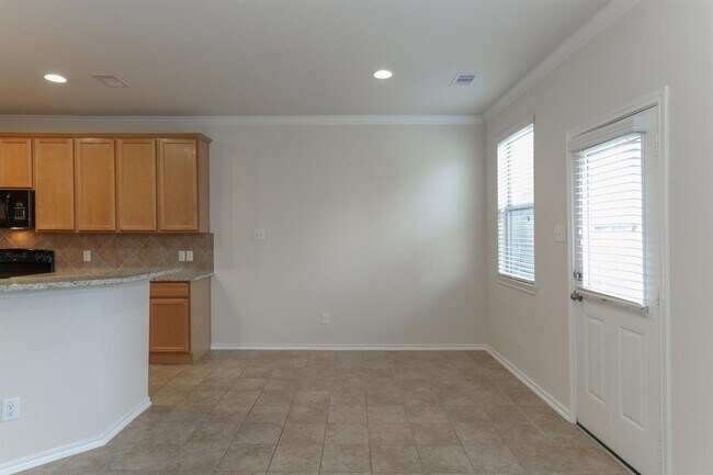 Building Photo - 6471 Calgary Woods Ln