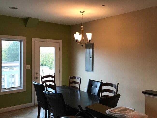 Foto del edificio - 1372 Talbert Ct SE