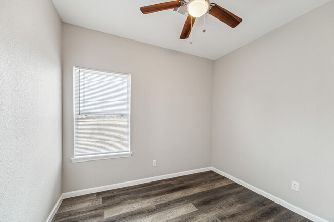 Foto del edificio - Eagle's Nest Apartments