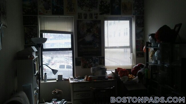 Foto del edificio - 833 Beacon St