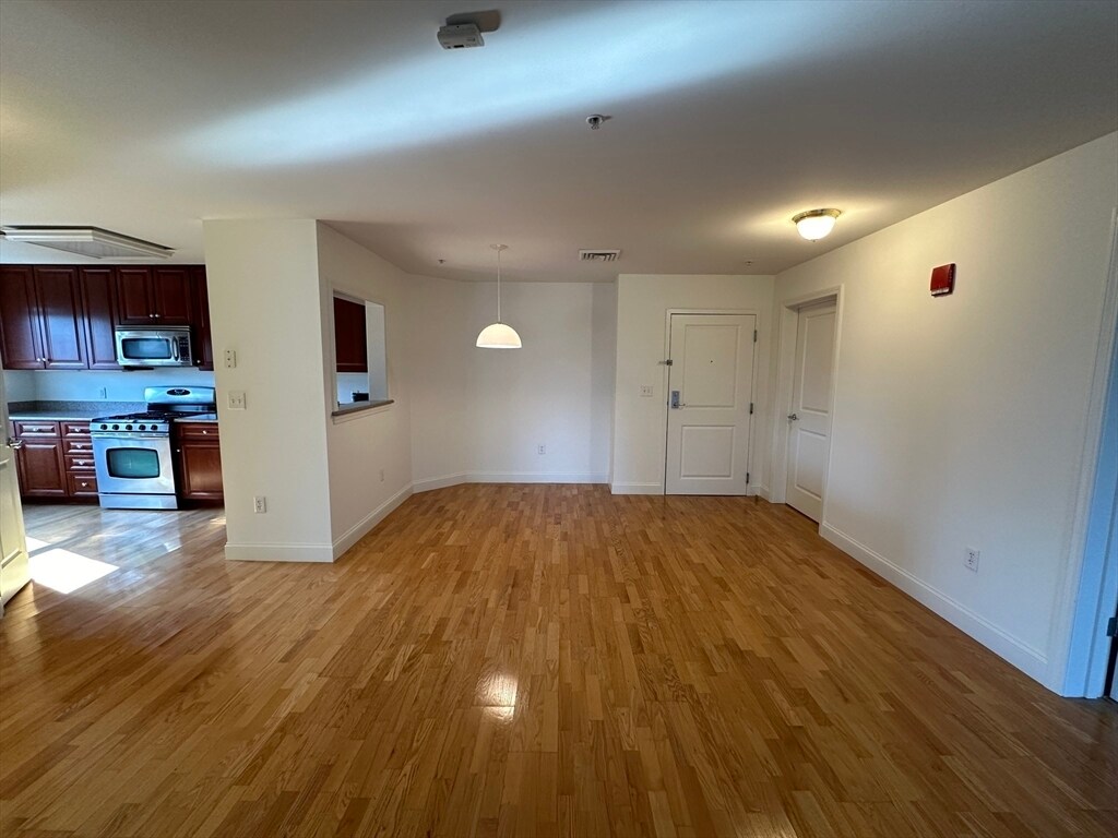 Foto principal - 318 Rindge Ave