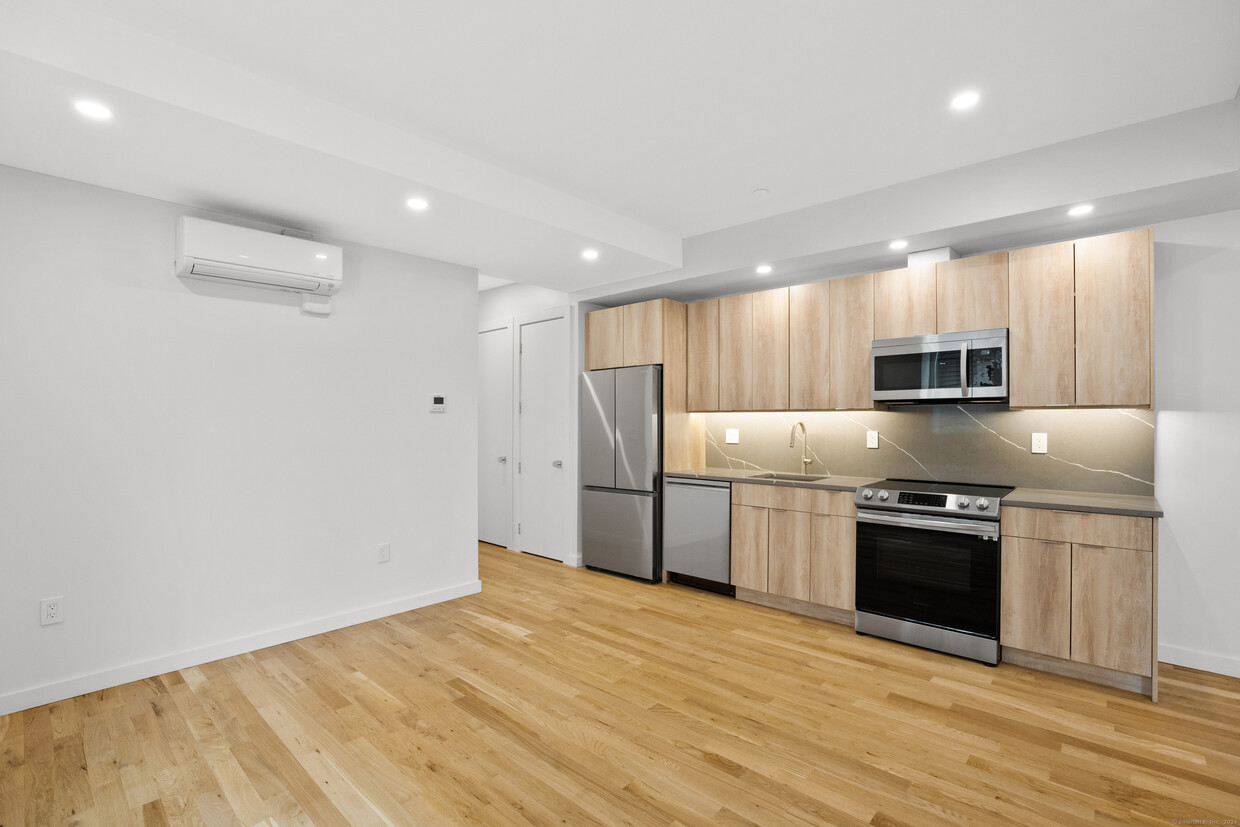 Foto principal - 590 Orange St