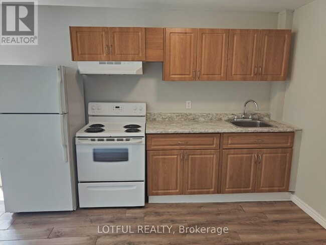 Building Photo - 58 Victoria Ave