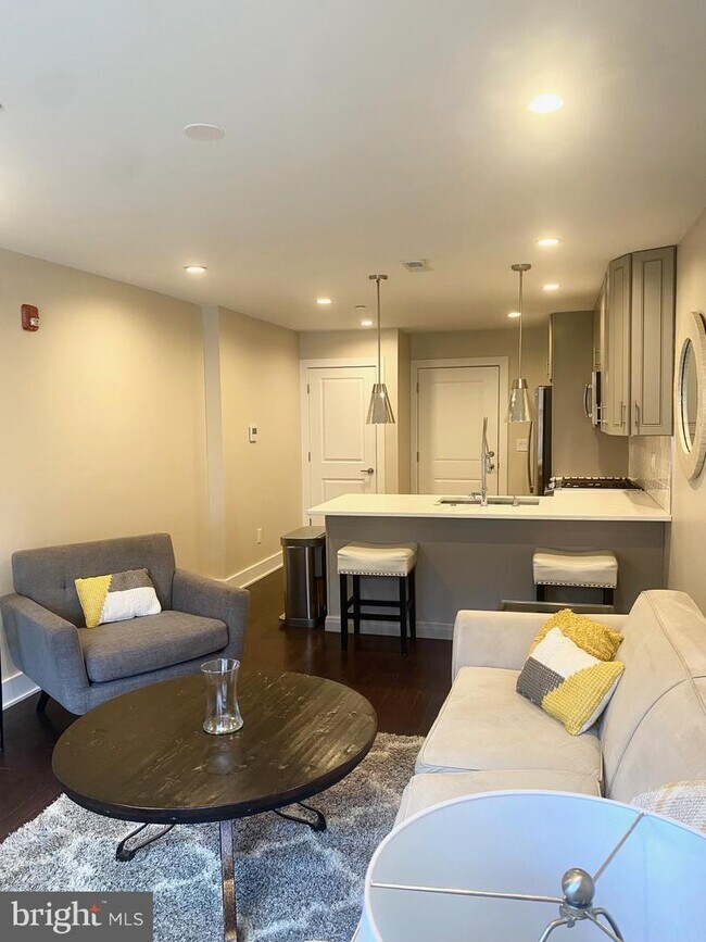 Foto del edificio - 1747 N Marshall St