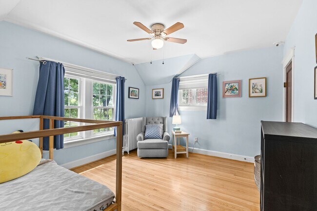 Building Photo - Elegant 4BR Home in University City | Spacious Layout & Prime Location