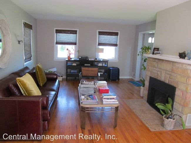 Building Photo - 3 br, 2 bath House - 1213 Leeper Ave.