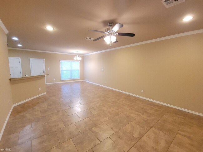 Foto del edificio - 4 br, 4 bath 4plex - 4168 Golden Eagle Dr A