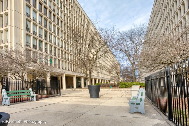 Foto del edificio - 1401 E 55th St