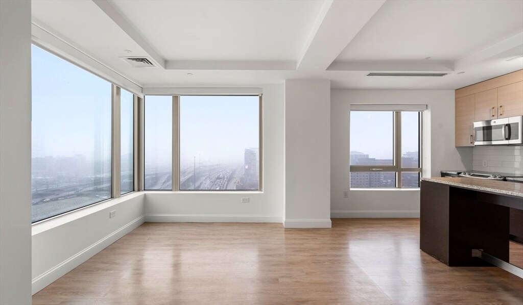 Foto principal - 99 Kneeland St