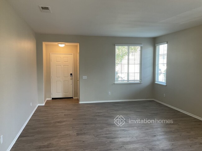Building Photo - 27623 Mangrove St