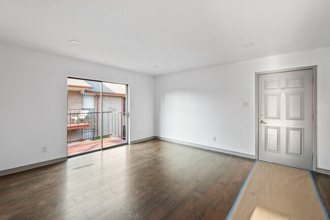 Foto del edificio - 12955 Woodforest Blvd