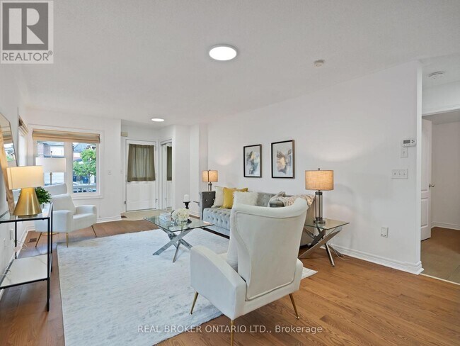 Photo du bâtiment - 462 Staines Rd