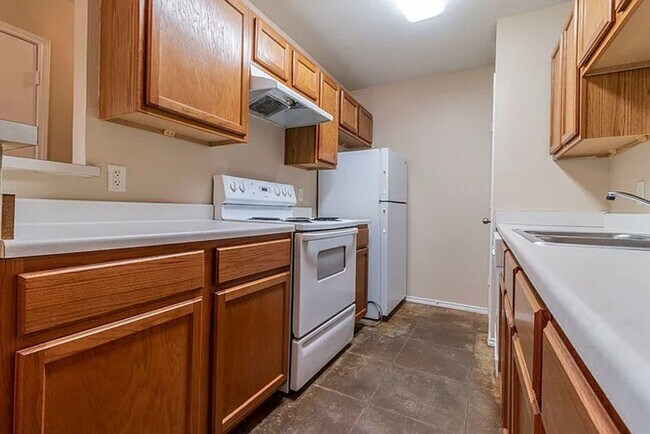 Foto del edificio - AVAILABLE SOON!