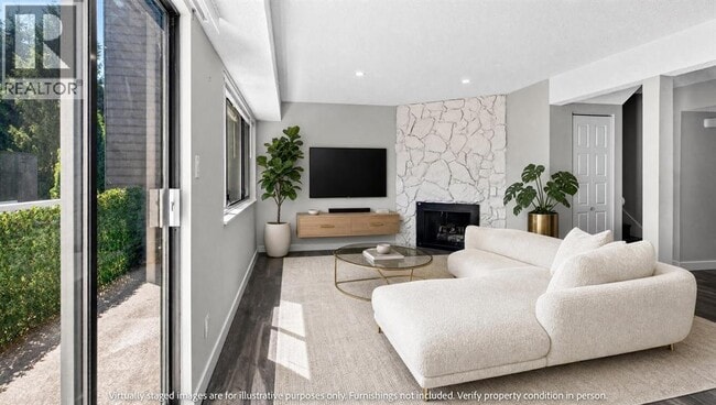 Building Photo - 7330 Coronado Dr