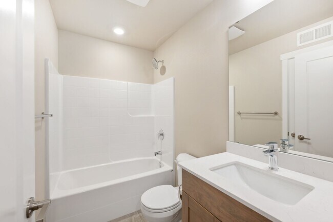 Foto del edificio - NEW CONSTRUCTION - 4 Bed | 3.5 Bathroom | ...