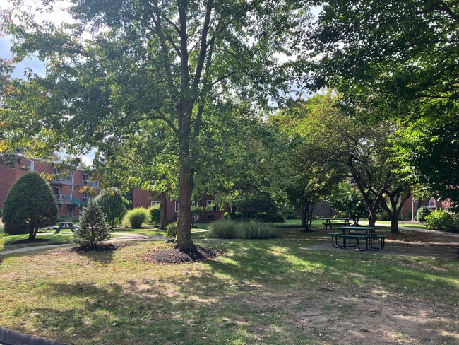 Building Photo - 287 Commercial St