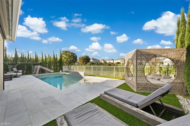 Foto del edificio - 5 br, 3 bath House - 1512 Bursera Ter