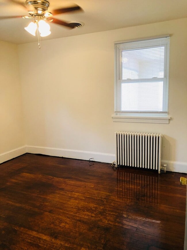 Building Photo - Adorable 3 bdrm/1.5 bath Home on a Corner Lot Across From Belmont Golf Course in Lakeside!