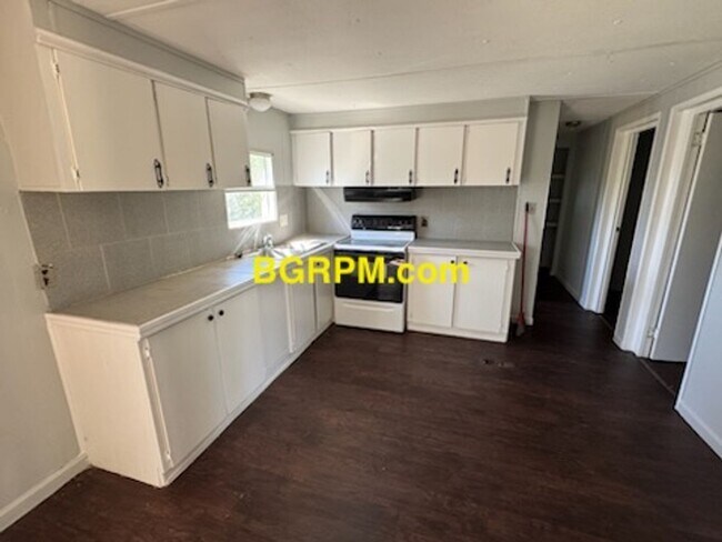 Foto del edificio - 4 BD, 2 BA, Home in Cabot