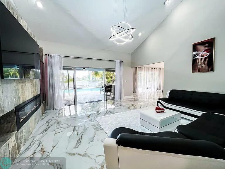 Primary Photo - 2060 Amesbury Cir