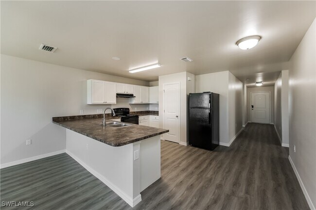Foto del edificio - 2824 NW 21st Pl