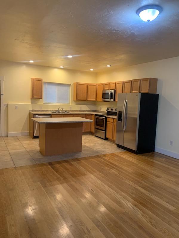 Foto principal - 316 W Broadway St