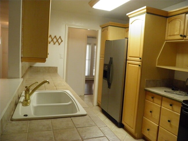 Building Photo - 8827 Neff St