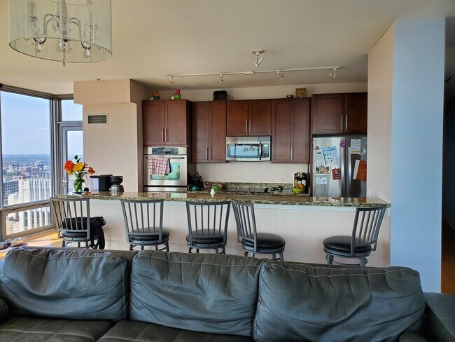 Building Photo - 100 E 14th St