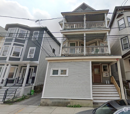 Building Photo - 99 Calumet St