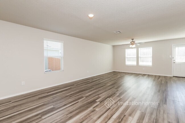 Foto del edificio - 5610 Tempest Ct