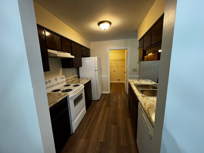 Building Photo - Home For Rent