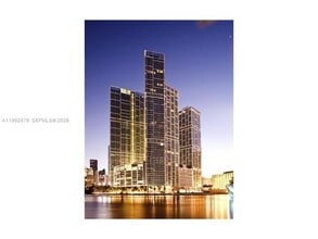 Building Photo - 475 Brickell Ave
