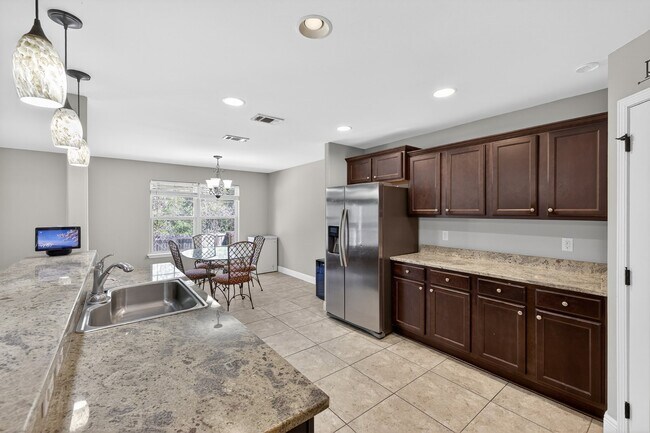 Foto del edificio - 118 Trailwood Ln