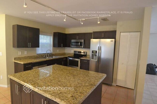 Foto del edificio - 18210 NW 19th St
