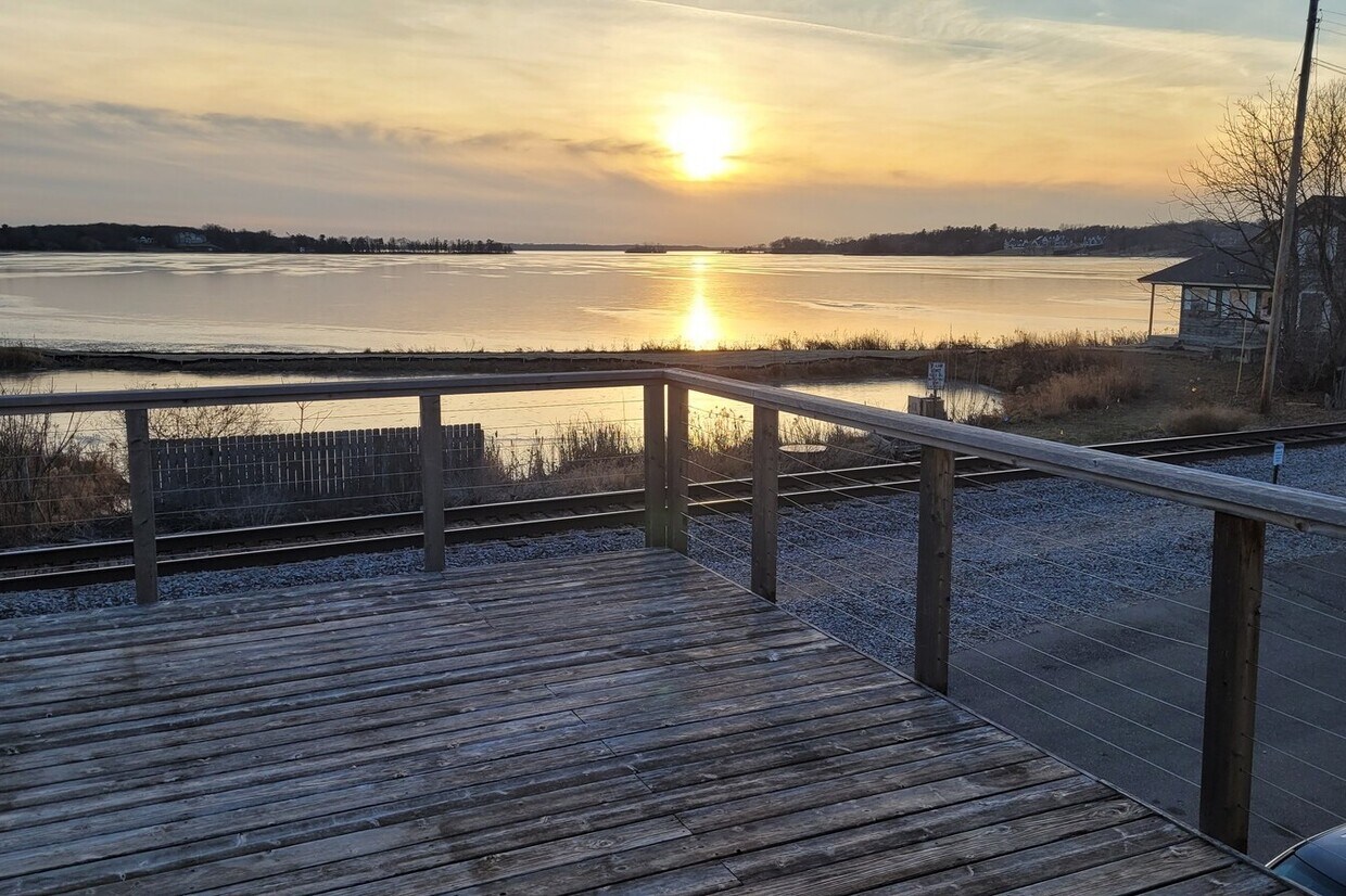 744 Lake St E, Wayzata, MN 55391 Apartments in Wayzata, MN