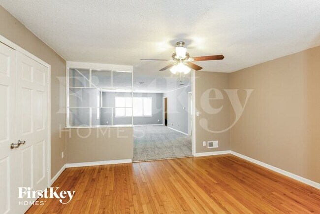 Foto del edificio - 11118 N Locust St
