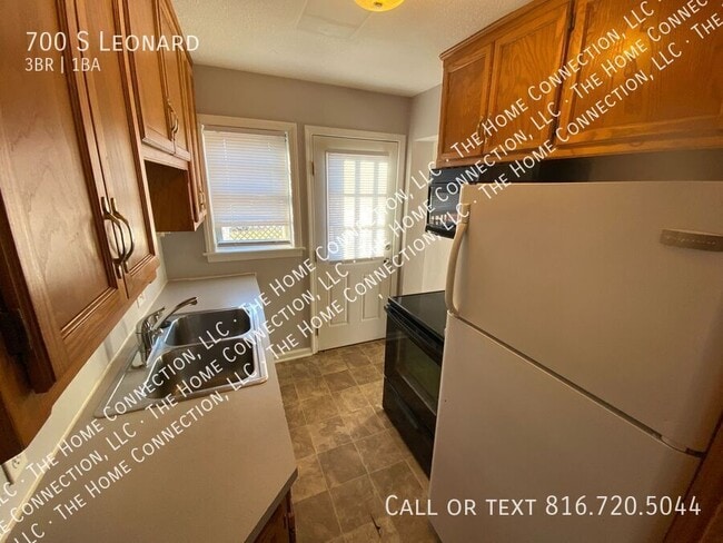 Building Photo - 700 S Leonard St