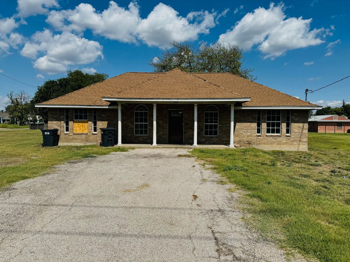 Primary Photo - Waco Downtown Living