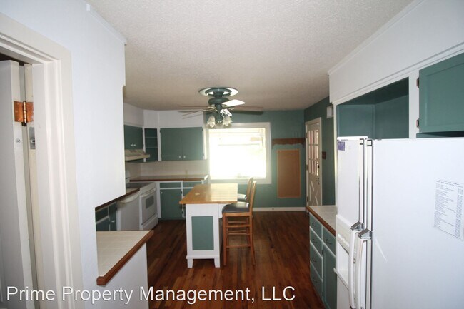 Building Photo - 3 br, 1.5 bath House - 2121 Gidding St.
