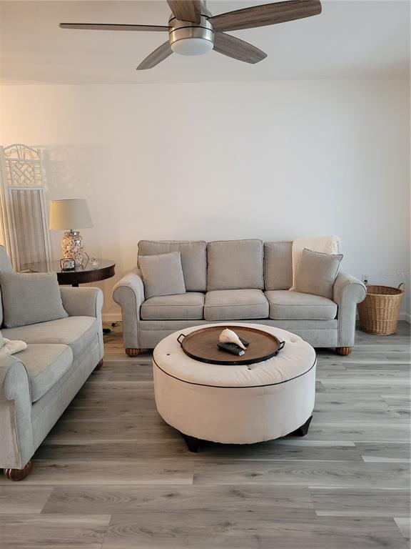 Foto del edificio - 220 Santa Maria St