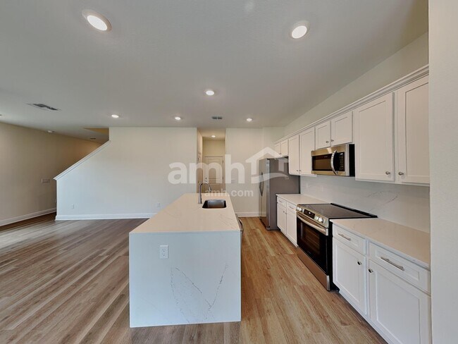 Foto del edificio - 5968 Pinewood Ests Dr
