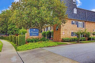 Building Photo - 9005 Gaylord Dr