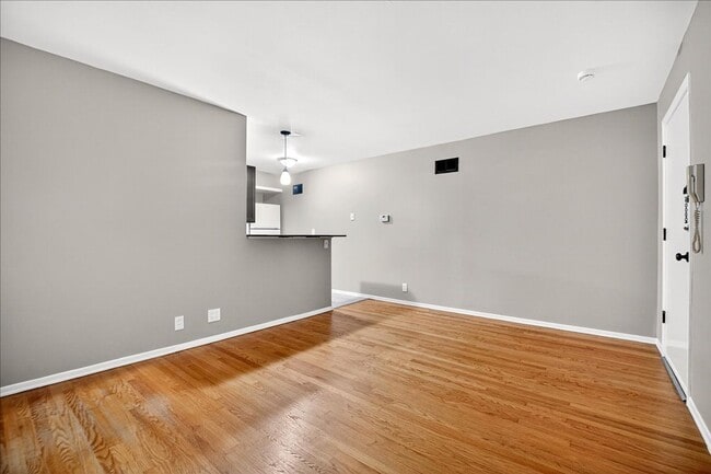 Building Photo - Plan A