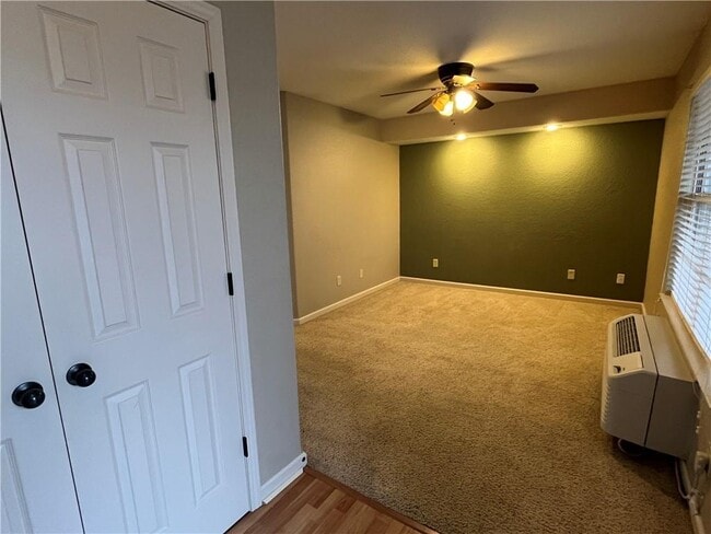 Building Photo - 806 W Tahlequah St