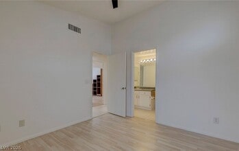 Building Photo - 7225 Scenic Hills Dr