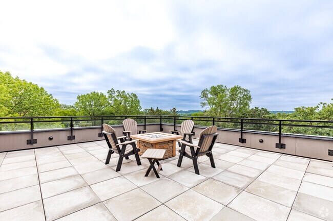Patio en la azotea - The Overlook at Crystal Lake