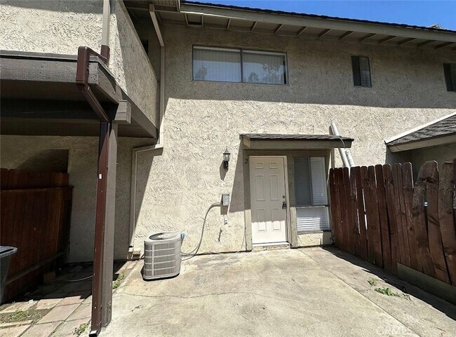 Foto del edificio - 1501 E Fairfield Ct
