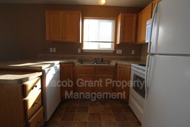 Building Photo - 980 Eve Dr
