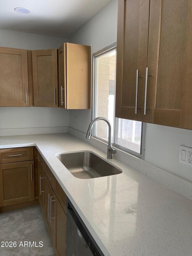 Building Photo - 1915 E Gemini Dr