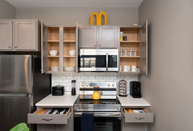 Foto del edificio - 5825 Sunset Wy